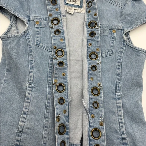 Live a Little Blue Denim Top Grommets Studs Pockets Cap Sleeve‎ Large - Picture 9 of 11